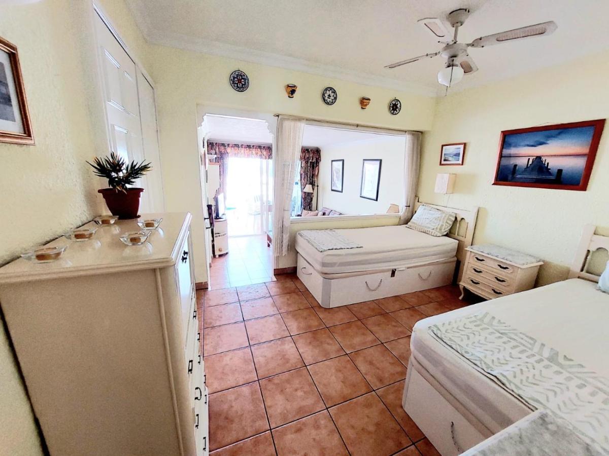 First Line Villa Floor Studio Apartment With Amazing Sea View Air Conditioned Just 50M From The Beach Costa Adeje  Bagian luar foto