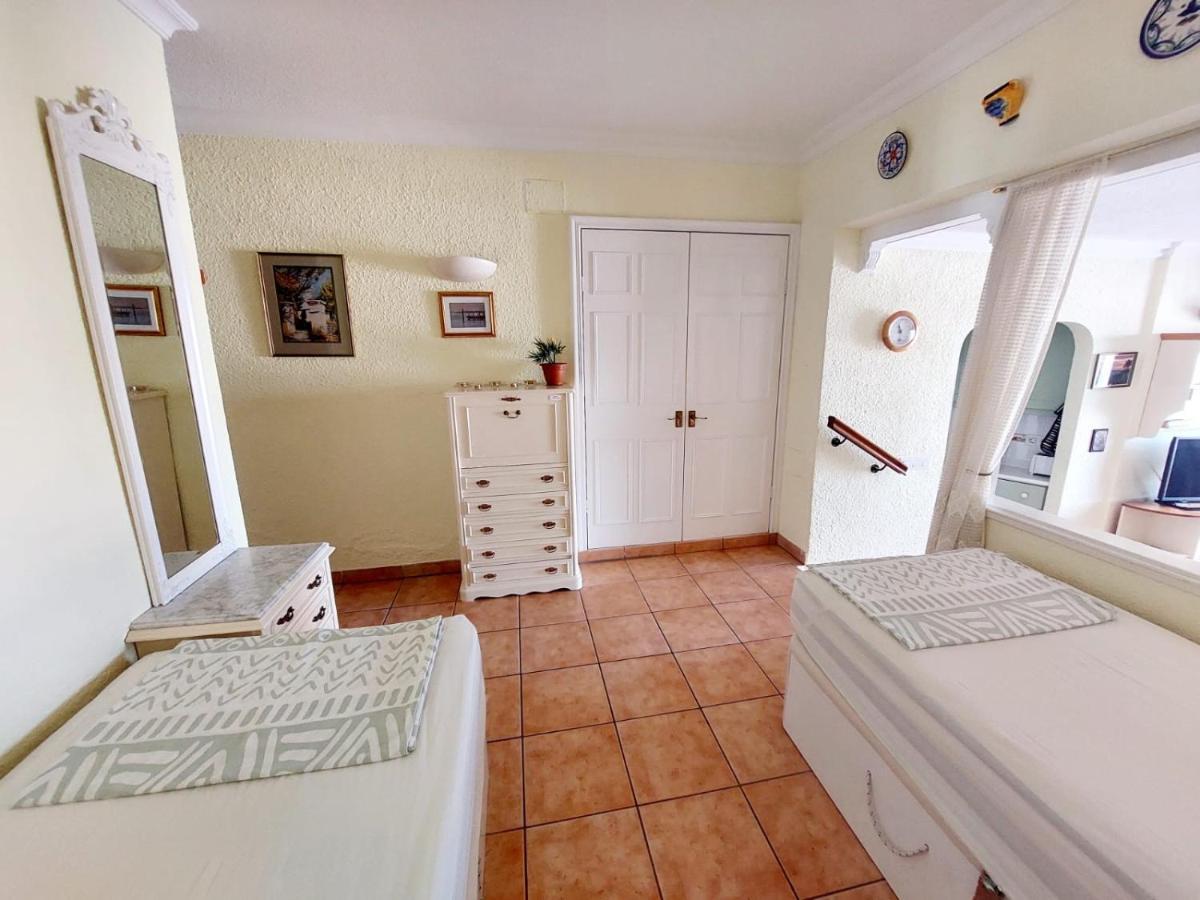 First Line Villa Floor Studio Apartment With Amazing Sea View Air Conditioned Just 50M From The Beach Costa Adeje  Bagian luar foto