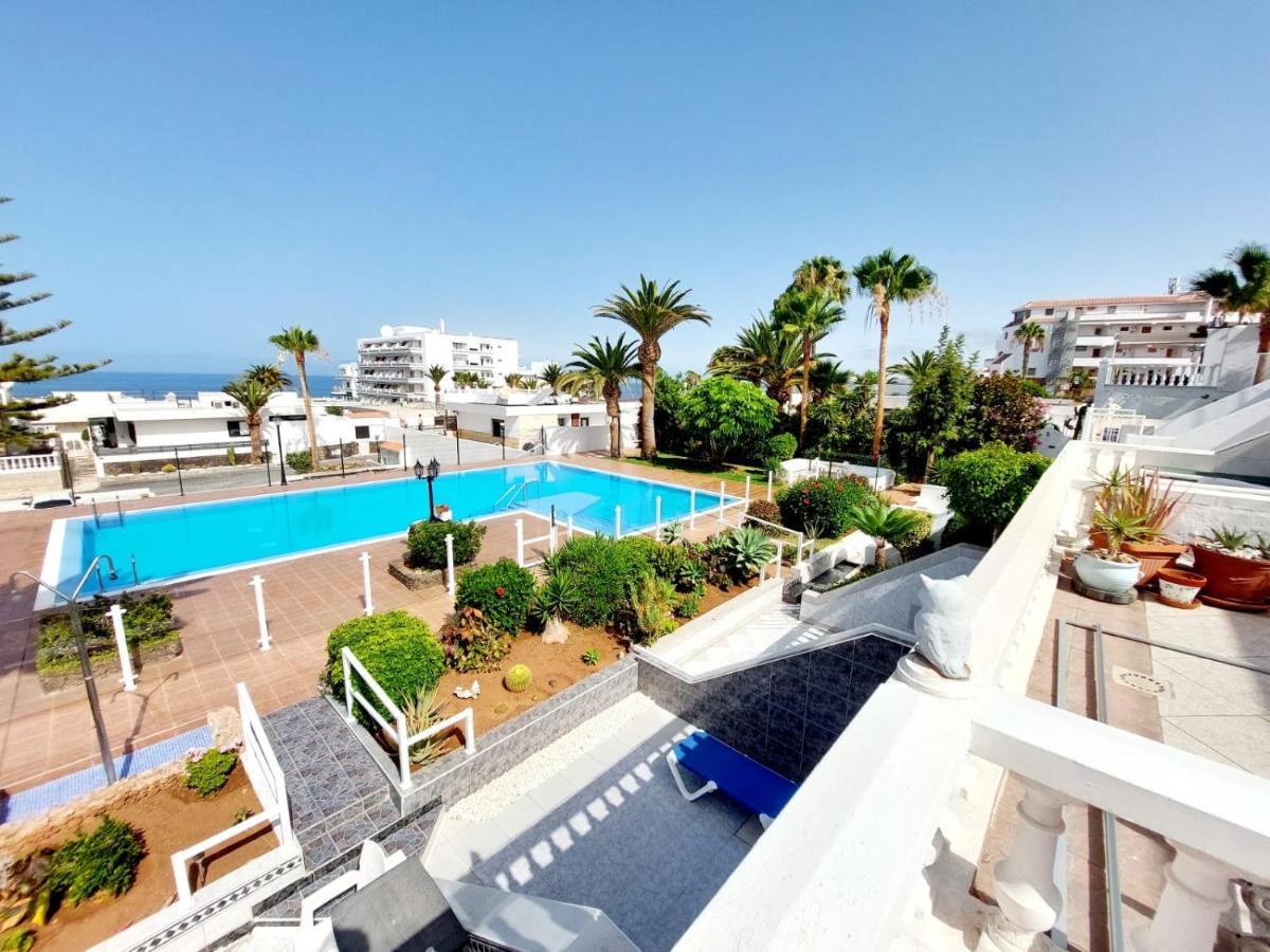 First Line Villa Floor Studio Apartment With Amazing Sea View Air Conditioned Just 50M From The Beach Costa Adeje  Bagian luar foto