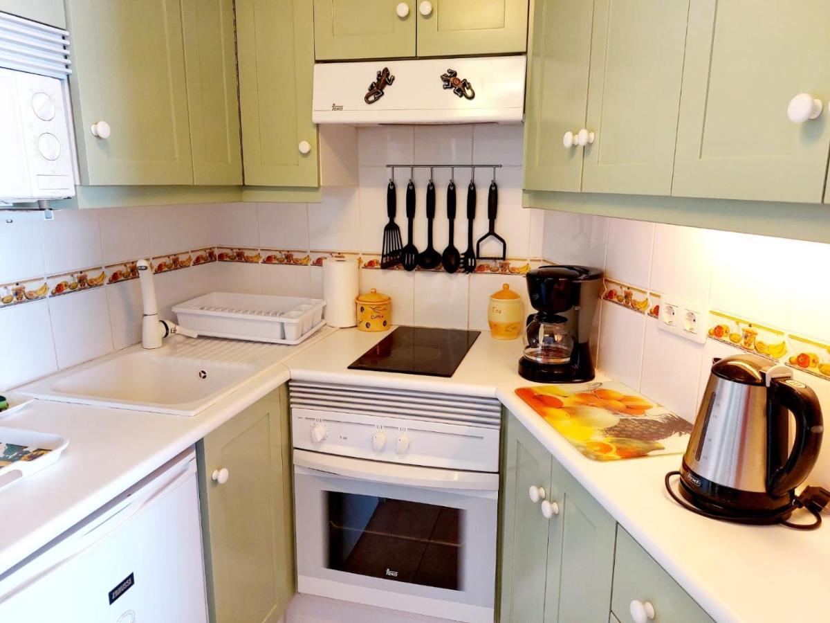 First Line Villa Floor Studio Apartment With Amazing Sea View Air Conditioned Just 50M From The Beach Costa Adeje  Bagian luar foto