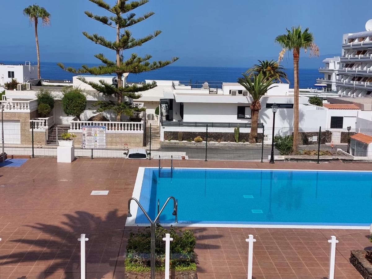 First Line Villa Floor Studio Apartment With Amazing Sea View Air Conditioned Just 50M From The Beach Costa Adeje  Bagian luar foto