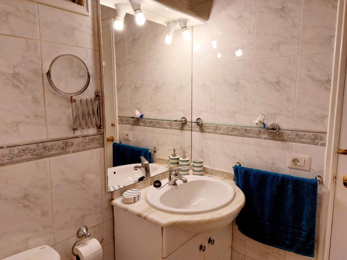 First Line Villa Floor Studio Apartment With Amazing Sea View Air Conditioned Just 50M From The Beach Costa Adeje  Bagian luar foto
