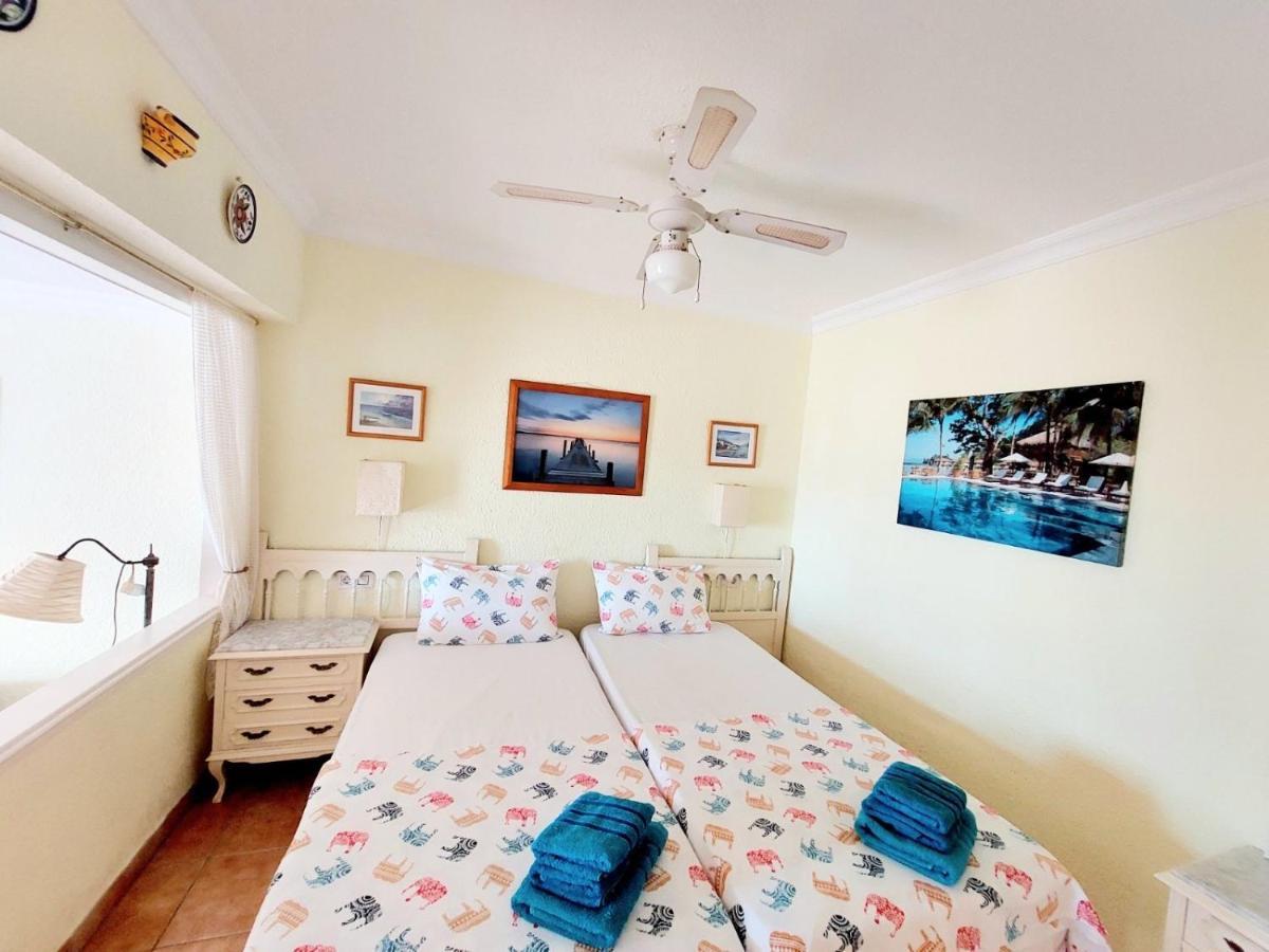 First Line Villa Floor Studio Apartment With Amazing Sea View Air Conditioned Just 50M From The Beach Costa Adeje  Bagian luar foto
